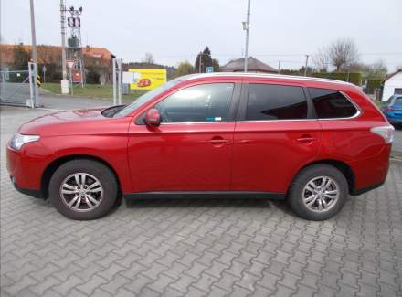 Mitsubishi - Outlander