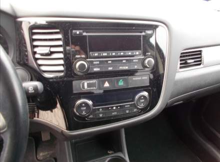 Mitsubishi - Outlander