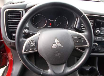 Mitsubishi - Outlander