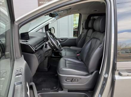 Hyundai - Staria