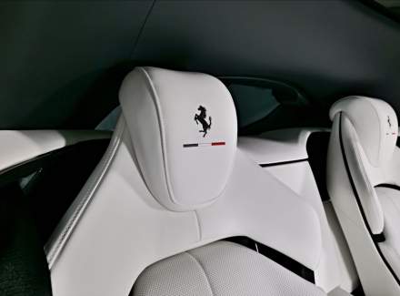 Ferrari - Purosangue