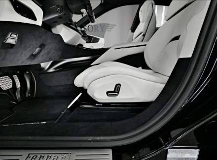 Ferrari - Purosangue