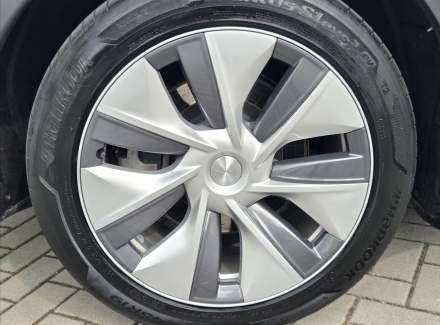 Tesla - Model Y