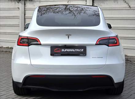 Tesla - Model Y