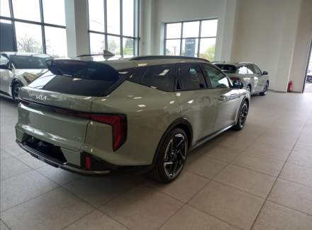 Kia - K4