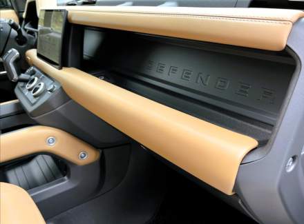 Land Rover - Defender