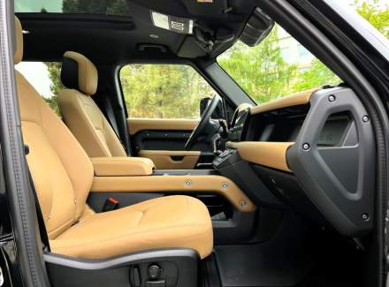 Land Rover - Defender