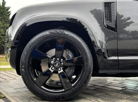 Land Rover - Defender