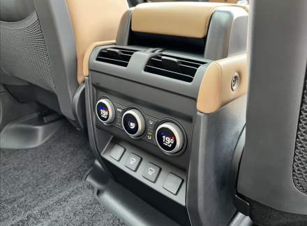 Land Rover - Defender