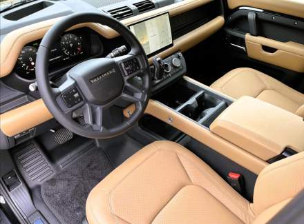 Land Rover - Defender