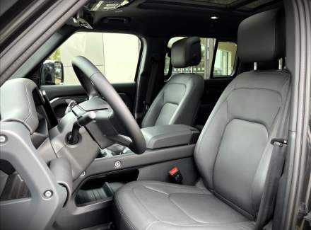 Land Rover - Defender