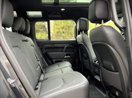 Land Rover - Defender