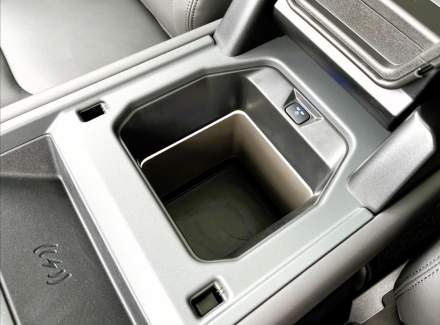 Land Rover - Defender