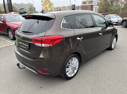 Kia - Carens