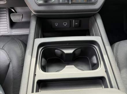 Land Rover - Defender