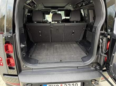 Land Rover - Defender