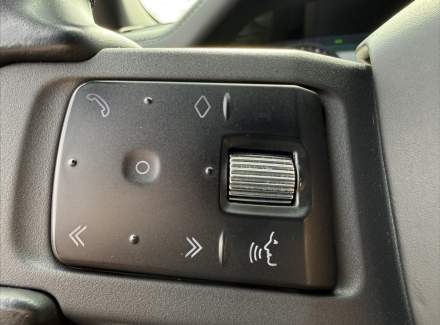 Land Rover - Defender