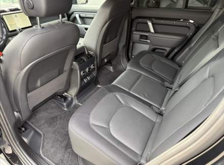 Land Rover - Defender