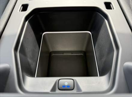 Land Rover - Defender