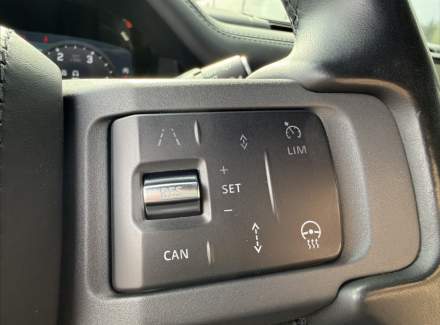 Land Rover - Defender