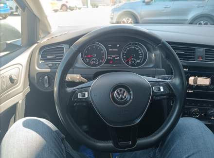 Volkswagen - Golf