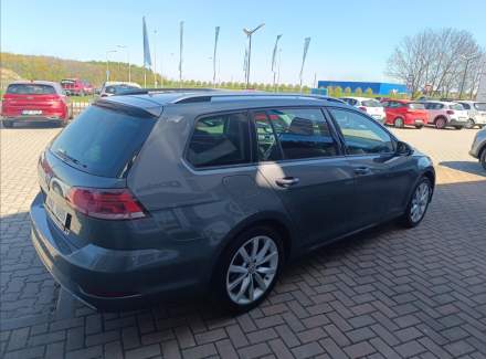 Volkswagen - Golf