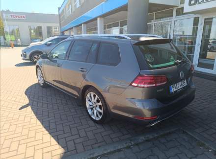 Volkswagen - Golf