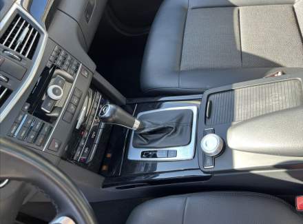 Mercedes-Benz - E-class