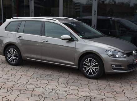 Volkswagen - Golf