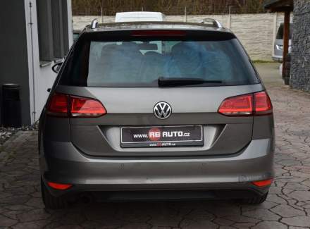Volkswagen - Golf