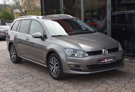 Volkswagen - Golf