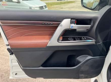 Toyota - Land Cruiser