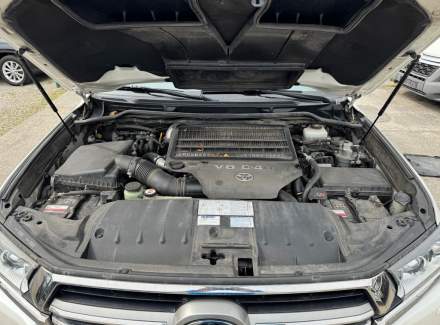 Toyota - Land Cruiser