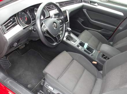 Volkswagen - Passat