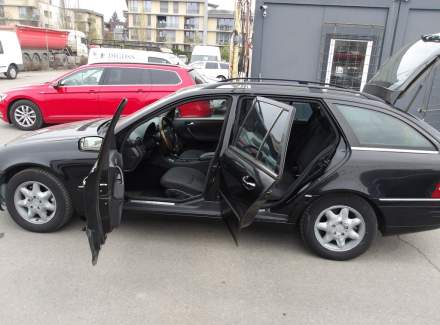 Mercedes-Benz - C-class