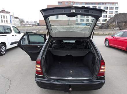 Mercedes-Benz - C-class