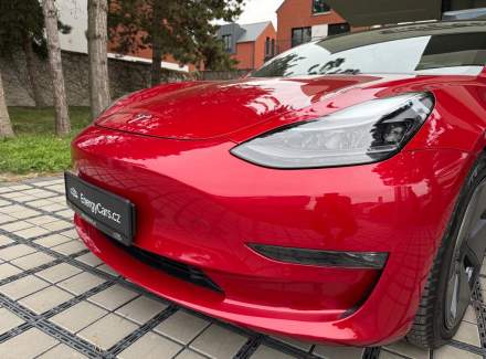 Tesla - Model 3