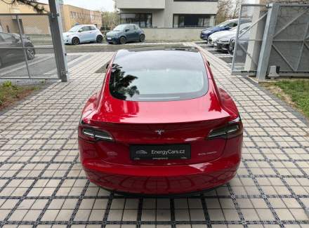 Tesla - Model 3