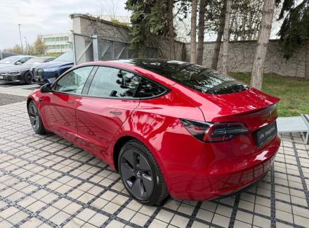 Tesla - Model 3