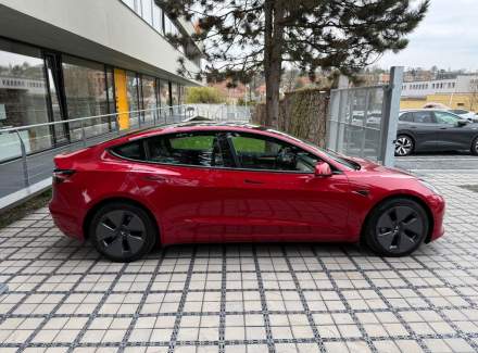 Tesla - Model 3