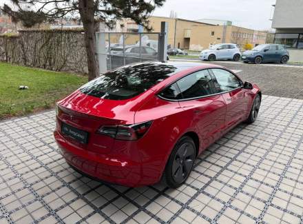 Tesla - Model 3