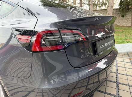 Tesla - Model 3