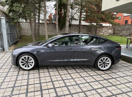 Tesla - Model 3
