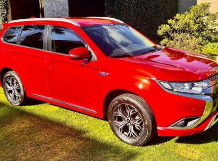Mitsubishi - Outlander