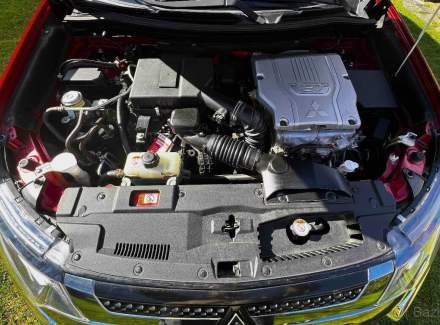 Mitsubishi - Outlander