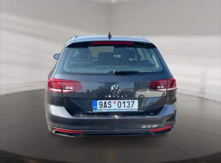 Volkswagen - Passat