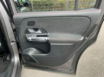 Mercedes-Benz - GLB