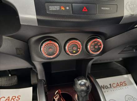 Mitsubishi - Outlander