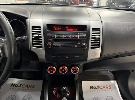 Mitsubishi - Outlander