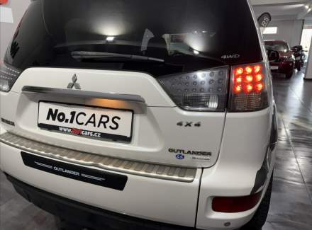 Mitsubishi - Outlander